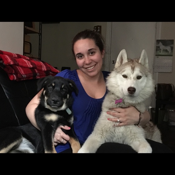 Meet your Posher, Laura - Picture 1 of 1